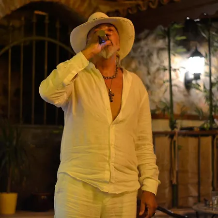 Konukevi Olivia1845 Ayvalık Over 16 Years Old