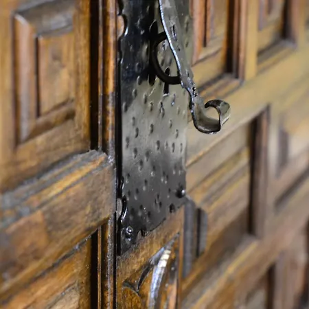 Olivia1845 Ayvalık Over 16 Years Old Konukevi *