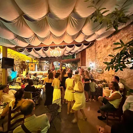 Konukevi Olivia1845 Ayvalık Over 16 Years Old